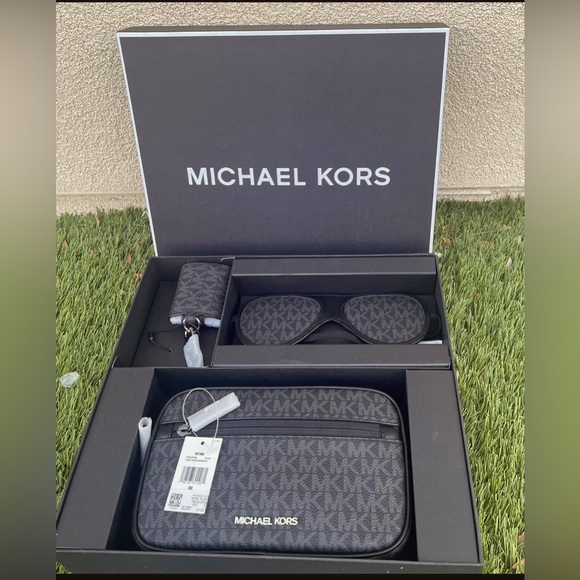 Michael Kors Other - Michael Kors 3-In-1 Logo Travel Gift Set, New in Gift Box